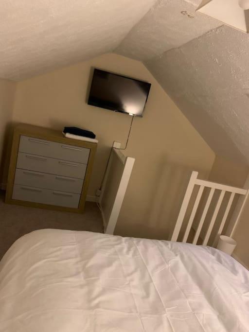 Cheerful 3-Bedroom House Brierley Hill Exteriör bild